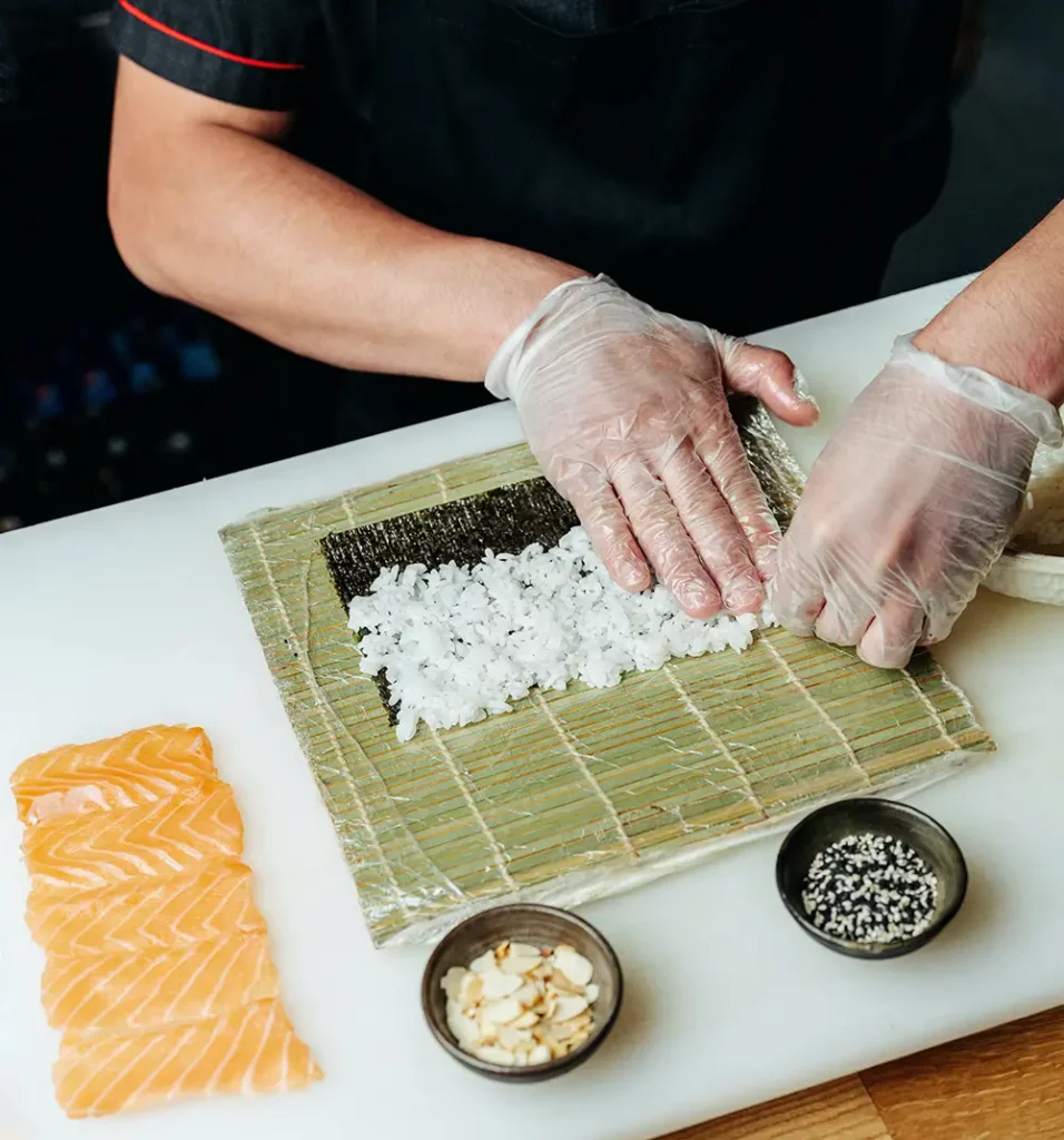 Sushi ei ole niin helppo rullata, kuin voisi kuvitella, vaan se vaatii taitoa