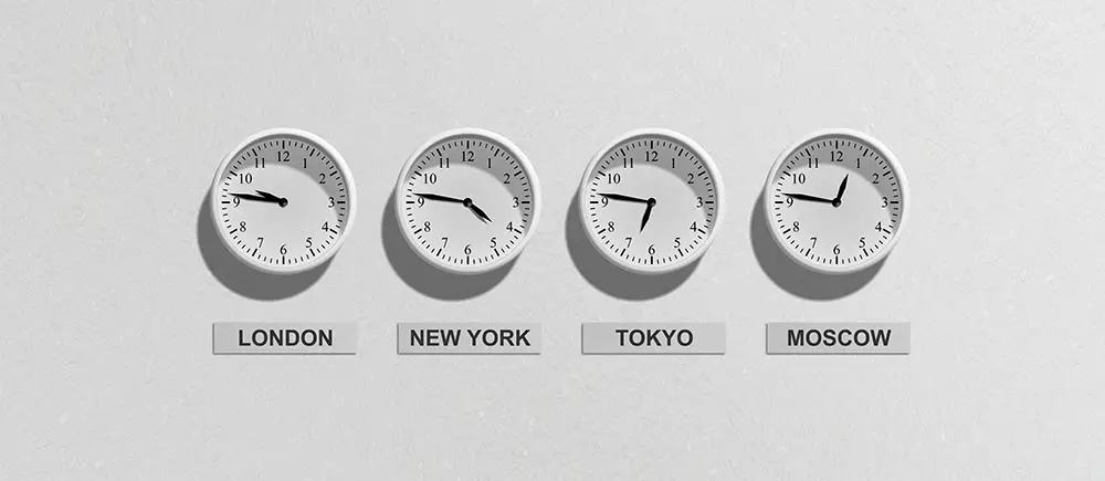 Englannin, Amerikan, Venäjän ja Japanin aikaero vaihtelee.
